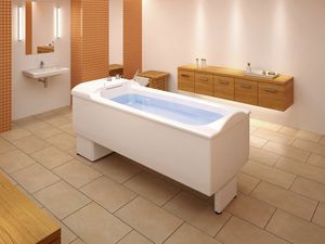 elektrische Pflegebadewanne / höhenverstellbar
