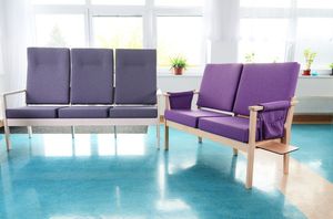 Stuhl für Wartezimmer / mit Armlehnen