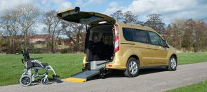 Fahrzeug für Personen mit eingeschränkter Mobilität / Großraumlimousine / Benzin / Diesel / rückwärtiger Eingang