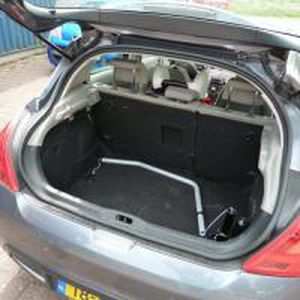 Hubarm für Rollstühle / für Autos / elektrisch / versenkbar / polmontiert