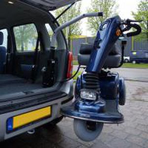 Hubarm für Rollstühle / für Autos / elektrisch / versenkbar / polmontiert