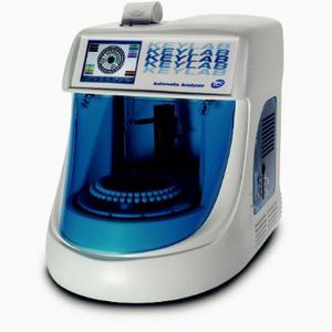 halbautomatisches biochemisches Analysegerät / für Veterinärmedizin / Tischgerät / Direktzugriff
