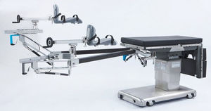 OP-Tisch / für orthopädische Eingriffe / elektrohydraulisch / röntgenstrahlendurchlässig / auf Rollen