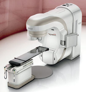 Partikel-Linearbeschleuniger / Radiotherapie mit modulierter Intensität / mit vollautomatisierter Positioniertisch
