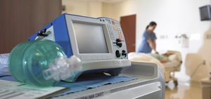 halbautomatischer externer Defibrillator / Multiparameter-Monitor