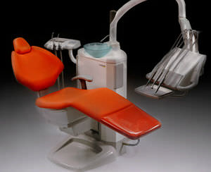 Dentale Behandlungseinheit / mit Instrumententräger