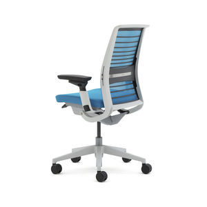 Stuhl für Büro / mit Armlehnen / auf Rollen