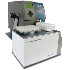 Etikettierer für Mikroplatten / automatisch / Barcode