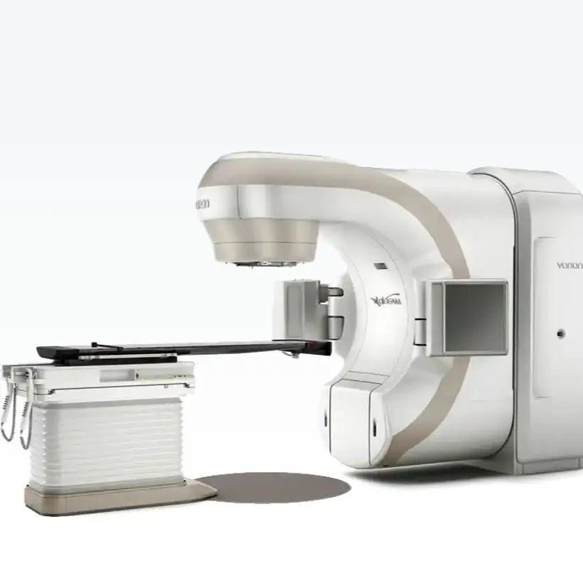 Partikel-Linearbeschleuniger / Radiotherapie mit modulierter Intensitt -  VitalBeam - Varian Oncology - mit vollautomatisierter Positioniertisch