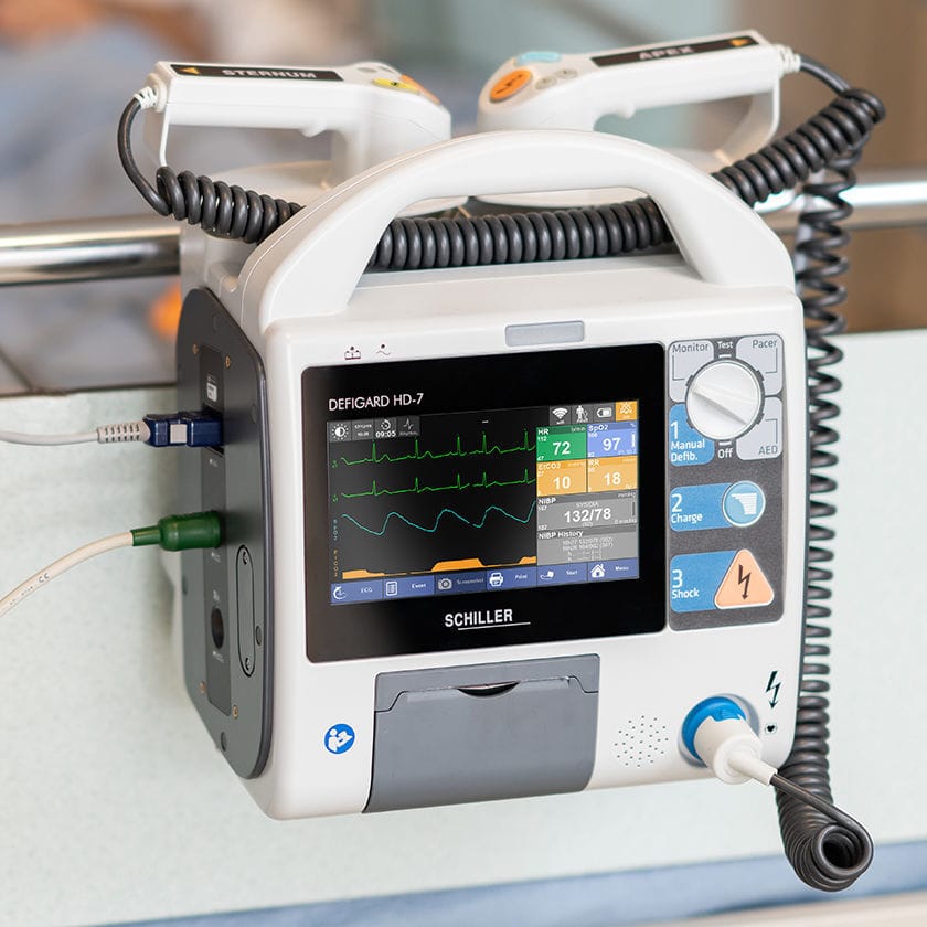 Halbautomatischer externer Defibrillator DEFIGARD HD7 SCHILLER