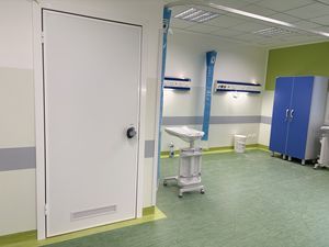 Servicetür