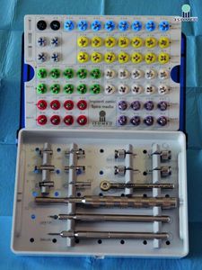 Instrumentenset für Dentalimplantologie