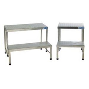 Stufentritt mit 2 Stufen