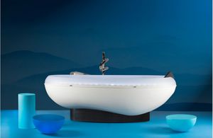 Badewanne für Wassermassage / mit Chromatherapie-Lampen 1