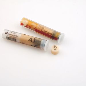 Zahnmedizinisches Material / Keramik 1