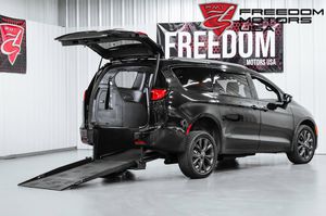 Fahrzeug für Personen mit eingeschränkter Mobilität / Großraumlimousine