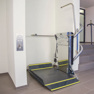 Treppenlift für Rollstühle