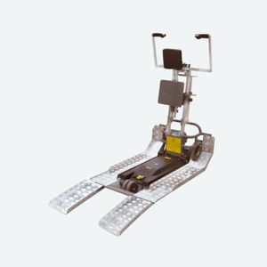 Treppenlift für Rollstühle 1