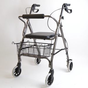 Rollator mit 4 Rädern 1