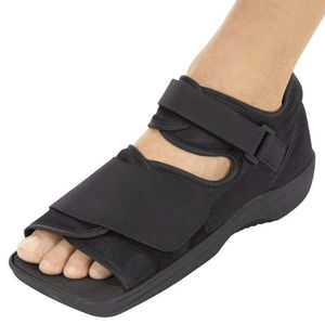 Postoperative Schuhe / halbfeste Sohle