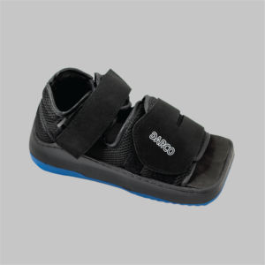 Postoperative Schuhe / steife Sohle