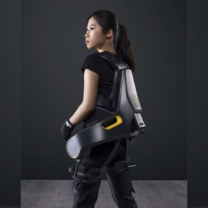 Exoskelett für die Handhabung schwerer Lasten
