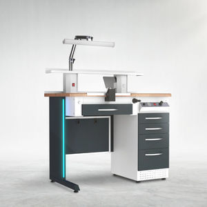 Arbeitsplatz für Dentallabors / Ausbildung