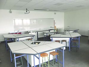 Arbeitsplatte für Labor / mit Waschbecken 1