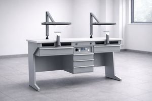 Arbeitsplatz für Dentallabors / Ausbildung