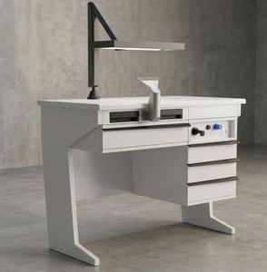 Arbeitsplatz für Dentallabors / Ausbildung