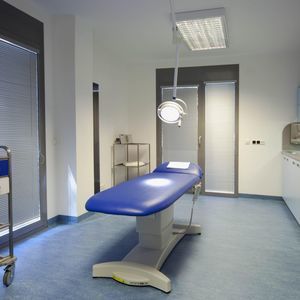 Rehabilitations-Untersuchungsliege