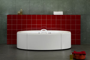 Badewanne für Wassermassage / mit Chromatherapie-Lampen 1