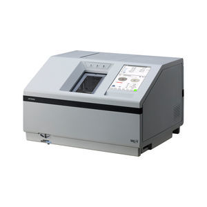 Bearbeitung optischer Gläser / Facettiermaschine für optische Gläser
