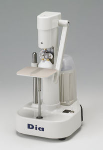 Bearbeitung optischer Gläser / Tischbohrmaschine für optische Gläser