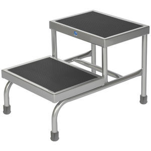 Stufentritt mit 2 Stufen