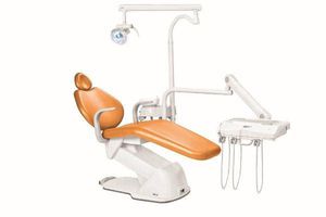 Dentale Behandlungseinheit / mit elektromechanischem Stuhl 1