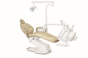 Dentale Behandlungseinheit / mit elektromechanischem Stuhl 1