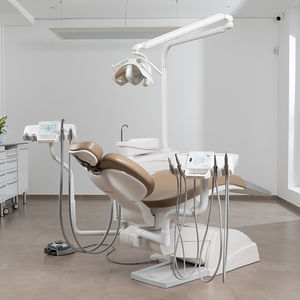 Kieferorthopädische Behandlungseinheit / mit Stuhl 1