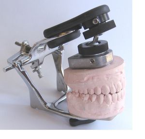 Voll einstellbarer dentaler Artikulator 1