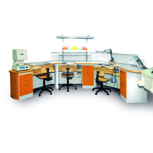 Arbeitsplatz für Dentallabors 1