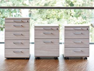 Schrank für zahnärztliche Instrumente