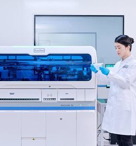 vollautomatischer Immunoassay-Analysator 1