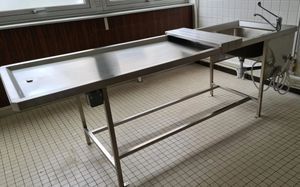 Labor-Autopsietisch 1