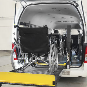 Fahrzeug für Personen mit eingeschränkter Mobilität / Kastenwagen