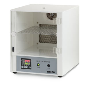 Labor-Inkubator / Tisch 1