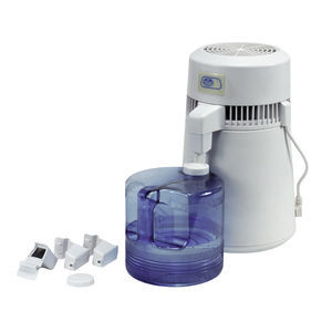 Destilliergerät für Wasser / für Sterilisatoren 1