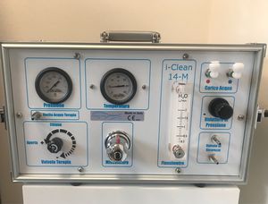 Gerät für die Colon-Hydro-Therapie / Tisch