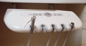 Helferinnenelement für Dentaleinheit / Unterbau