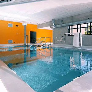 Schwimmbecken für Rehabilitation