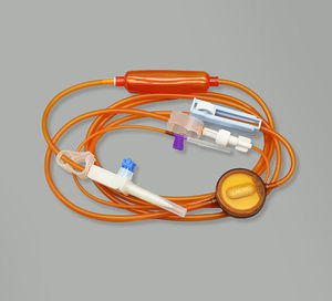Infusionsset mit Lichtschutzvorrichtung 1